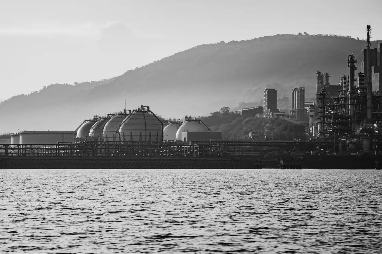 北斗与GPS双模定位模组在城市物流车辆中的应用方案解析